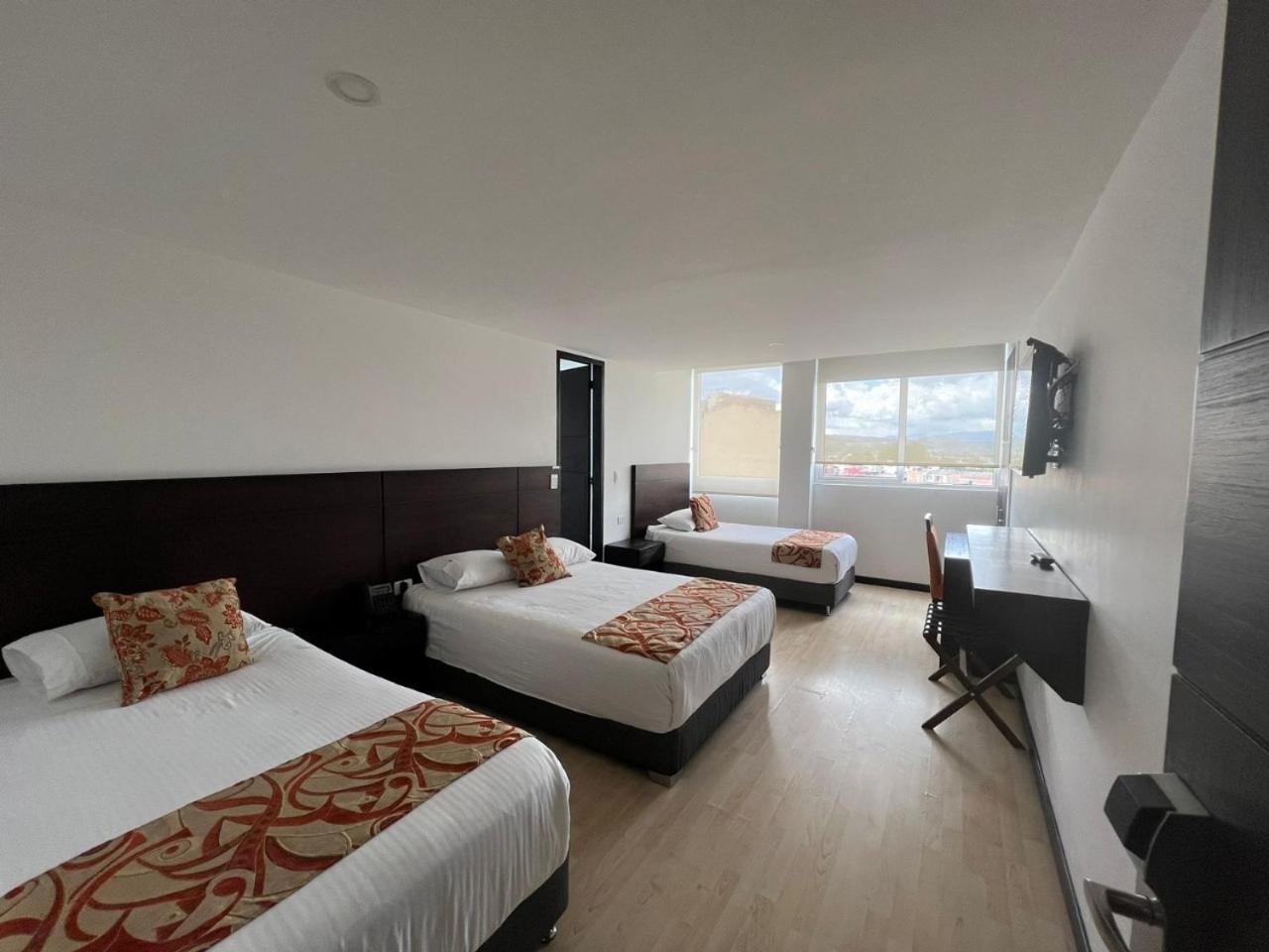 Hotel H53 Sogamoso Esterno foto